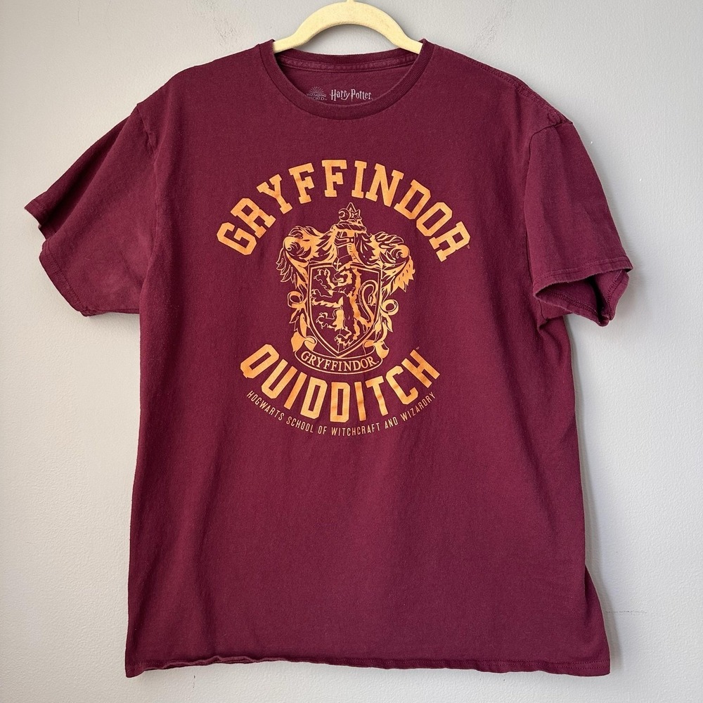 Harry Potter Gryffindor Quidditch Shirt Mens Large Red Hogwarts Graphic Tee Soft
